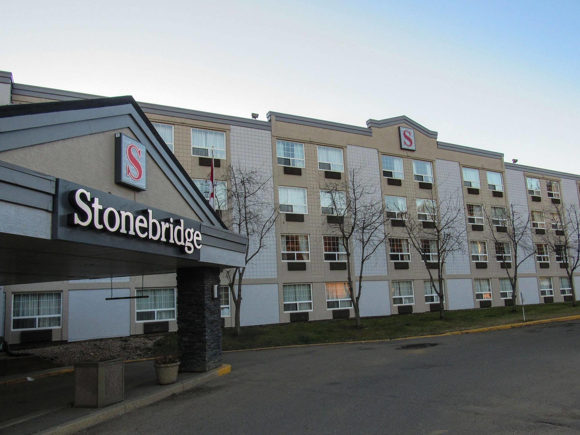 Stonebridge Hotel Форт Мак-Муррей Экстерьер фото